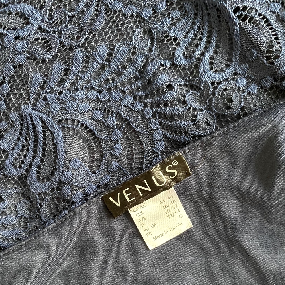 Midnight Blue Spaghetti Strap/Cap Sleeve/Deep V Lace Top. VENUS. Size L. - Picture 3 of 4